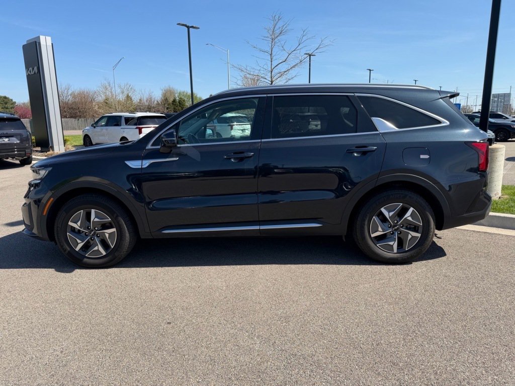 Used 2022 Kia Sorento S image 3