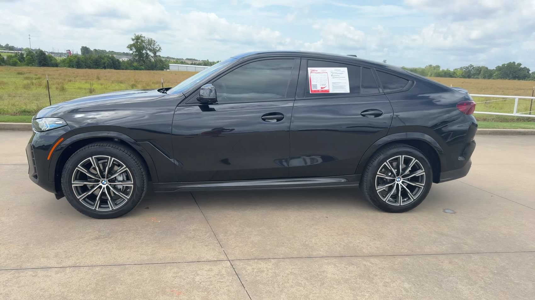 Used 2024 BMW X6 xDrive40i w/ Premium Package AWD/4WD image 6