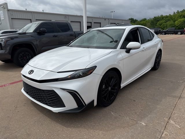 Used 2025 Toyota Camry SE w/ Multimedia Upgrade Package