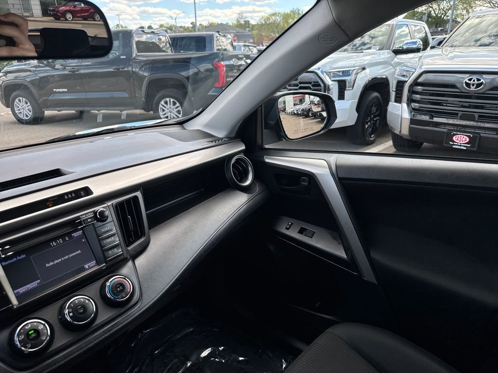 Used 2018 Toyota RAV4 LE w/ All Weather Liner Package AWD/4WD image 29
