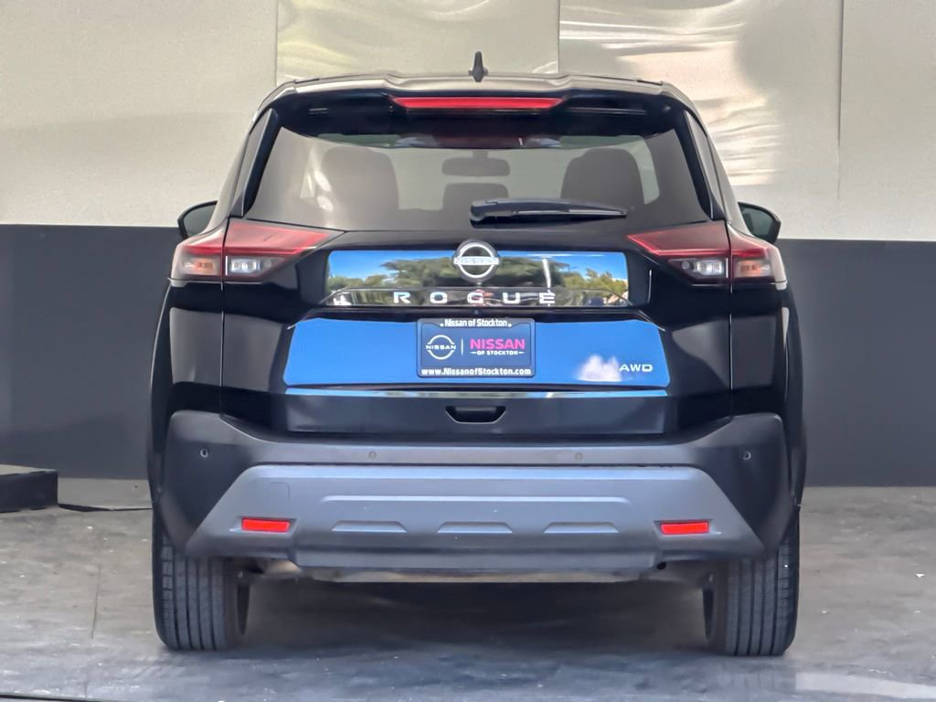 Used 2023 Nissan Rogue S AWD/4WD image 4