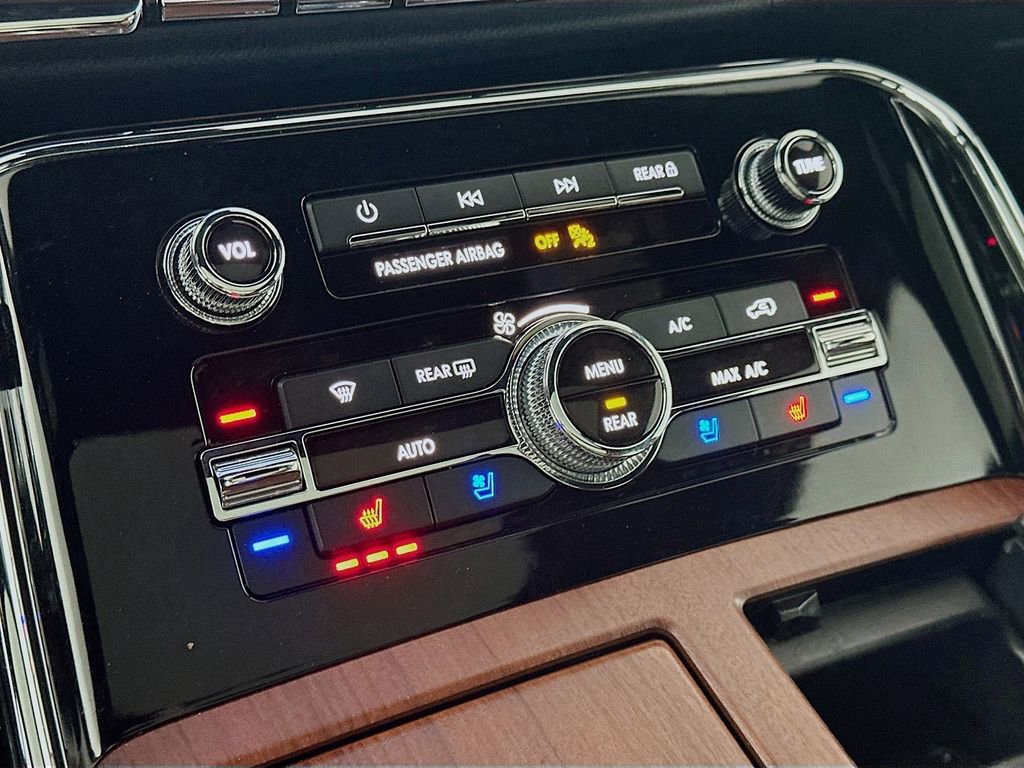 Used 2021 Lincoln Navigator Reserve image 18