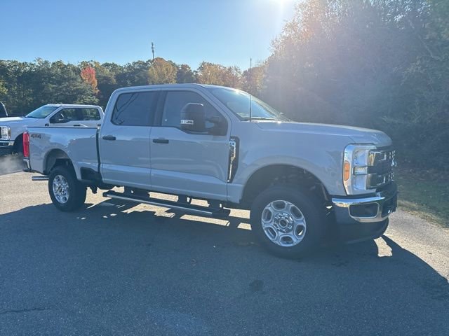 New 2026 Ford F350 XLT image 2