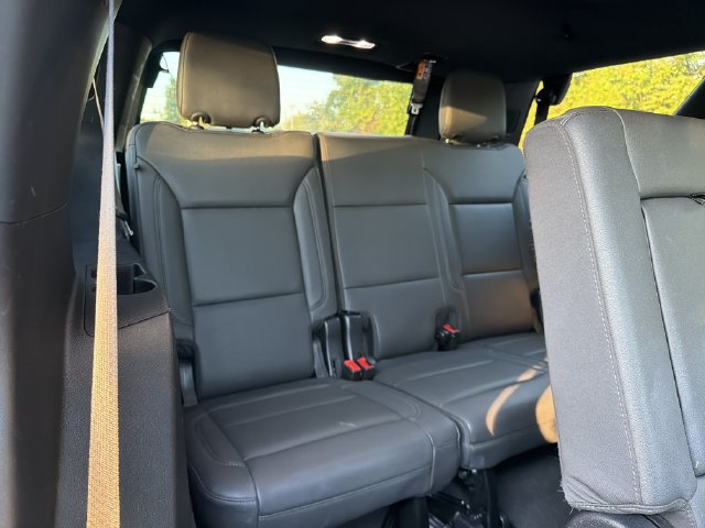 Used 2025 Chevrolet Tahoe LT AWD/4WD image 17