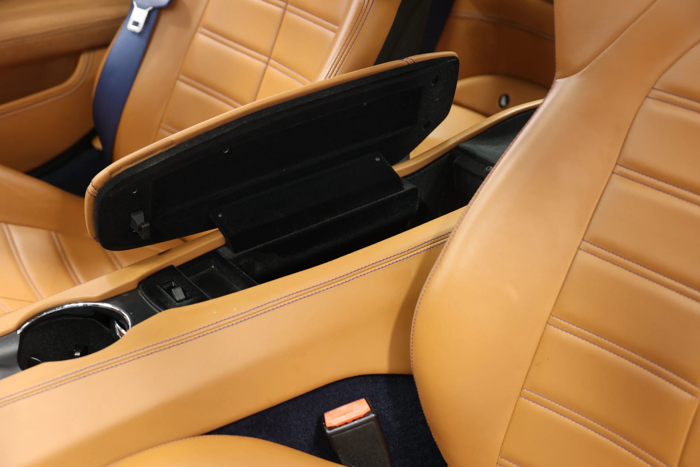 Used 2017 Ferrari California T image 24