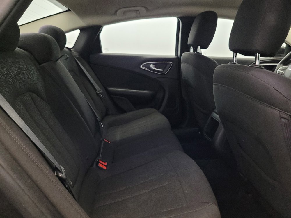 Used 2015 Chrysler 200 Limited FWD image 19