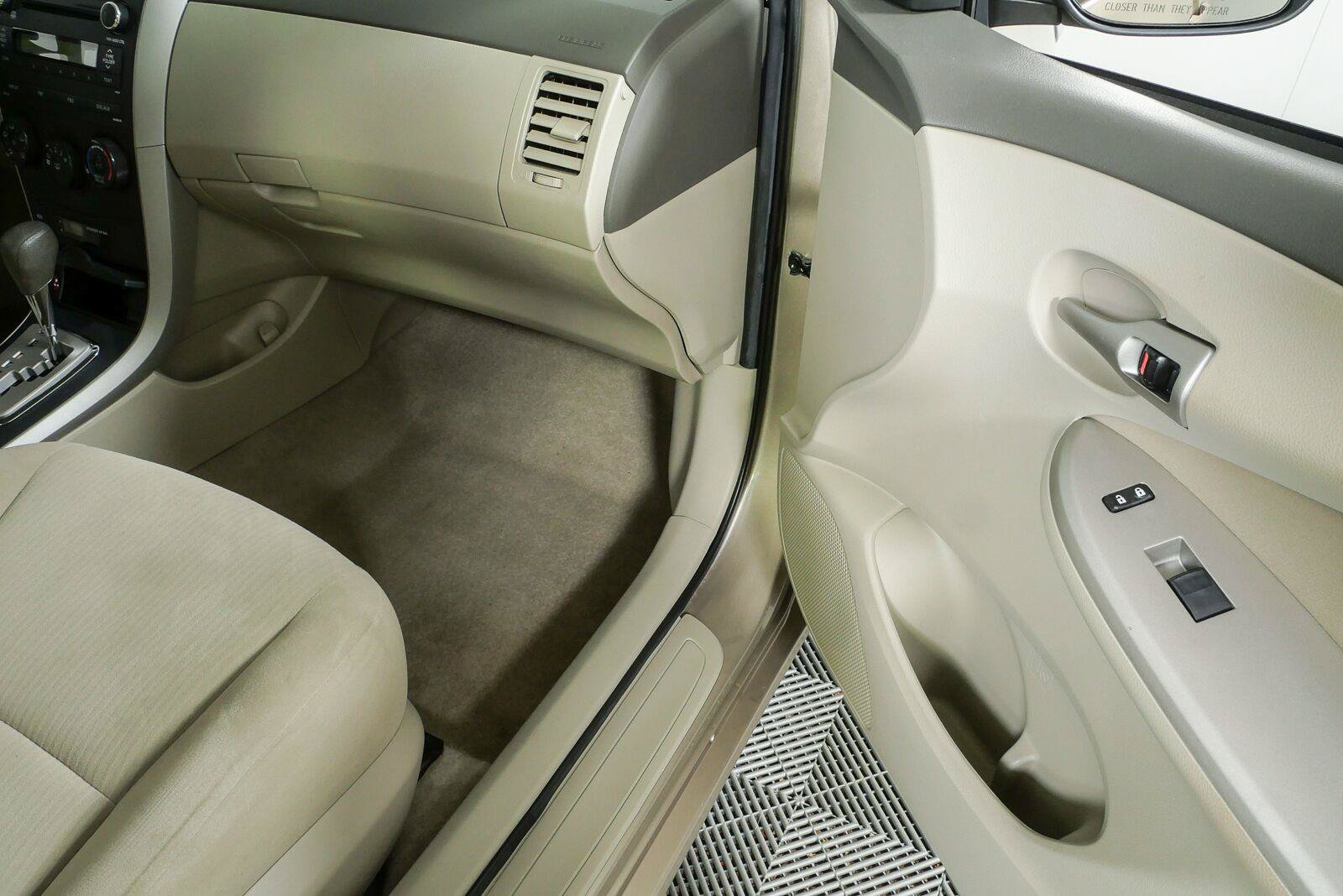 Used 2010 Toyota Corolla LE w/ LE EVP Pkg #1 FWD image 19