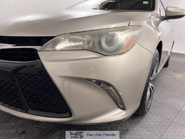 Used 2016 Toyota Camry XSE FWD image 10