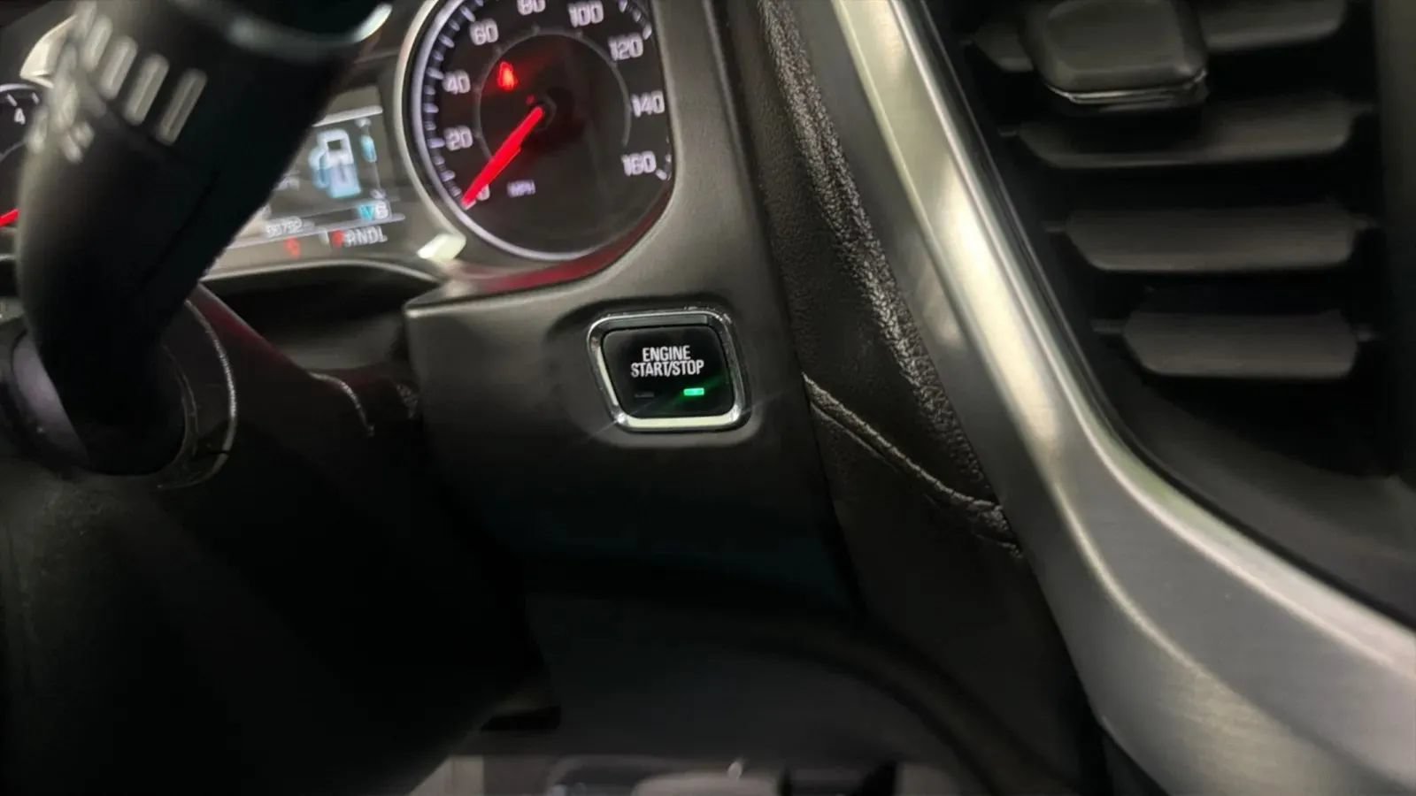 Used 2018 GMC Acadia SLE w/ LPO, Cargo Package FWD image 17