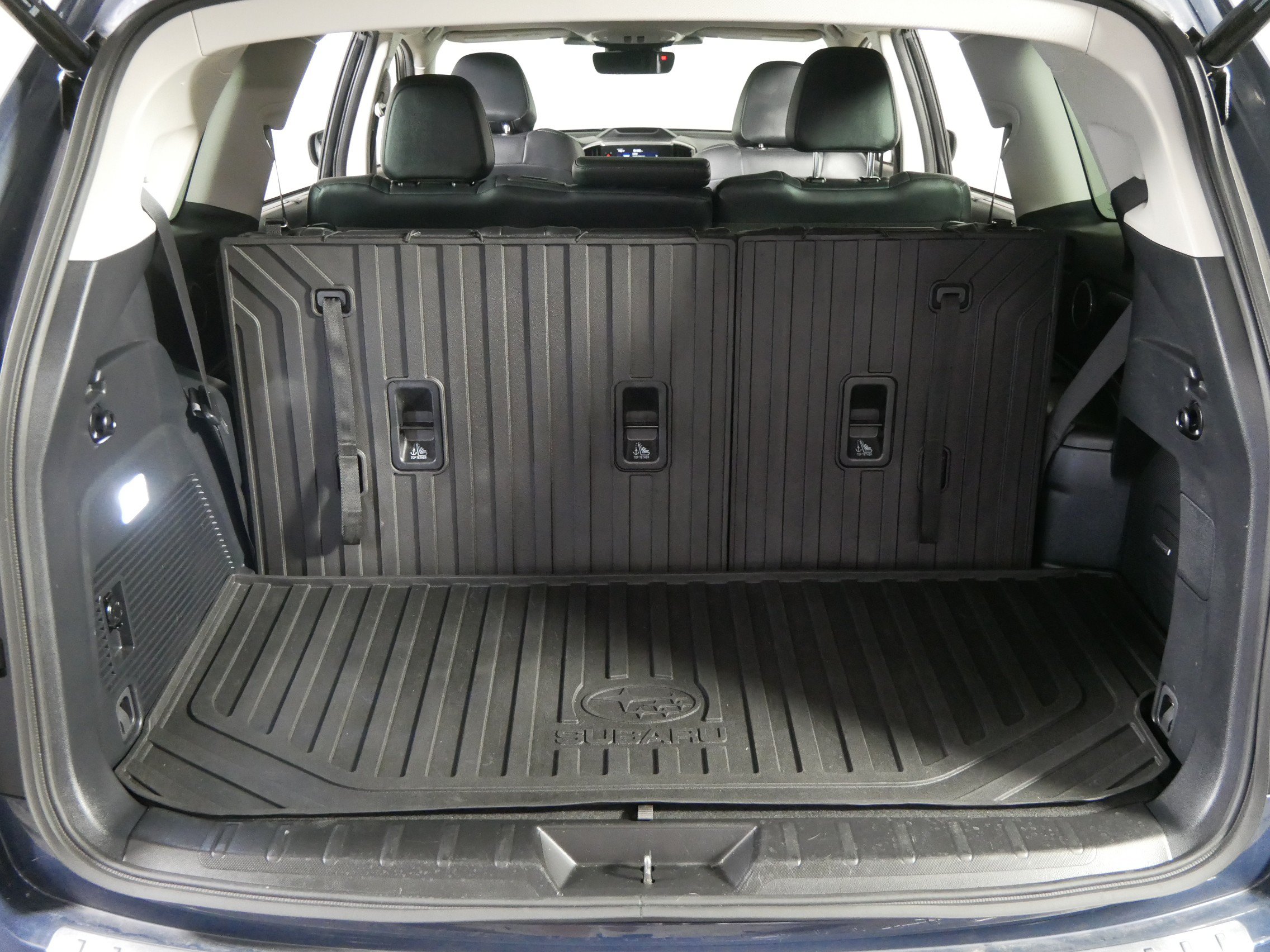 Used 2023 Subaru Ascent Limited w/ Technology Package AWD/4WD image 18