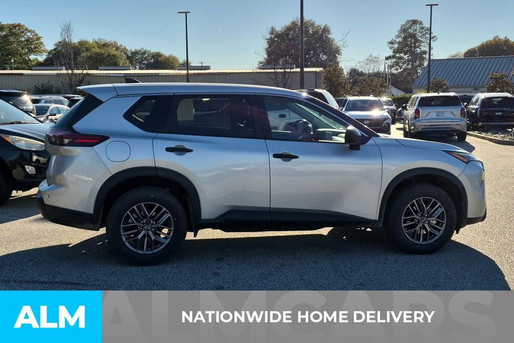 Used 2024 Nissan Rogue S image 5