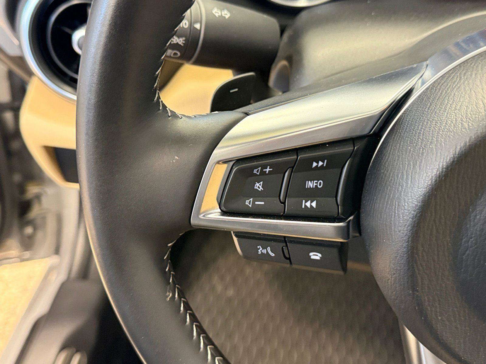 Used 2024 MAZDA MX-5 Miata RF Grand Touring image 17