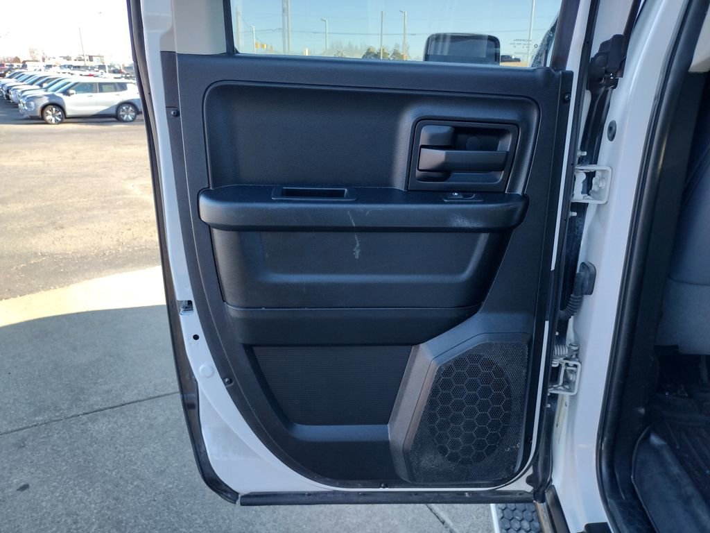 Used 2017 RAM 1500 ST w/ SXT Appearance Group image 19