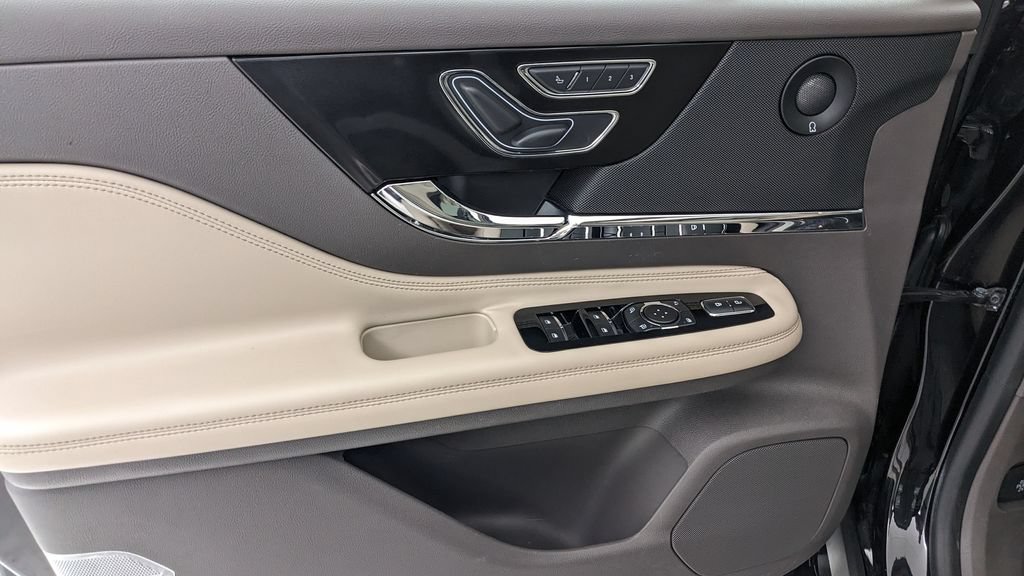 Used 2021 Lincoln Corsair Reserve FWD image 25