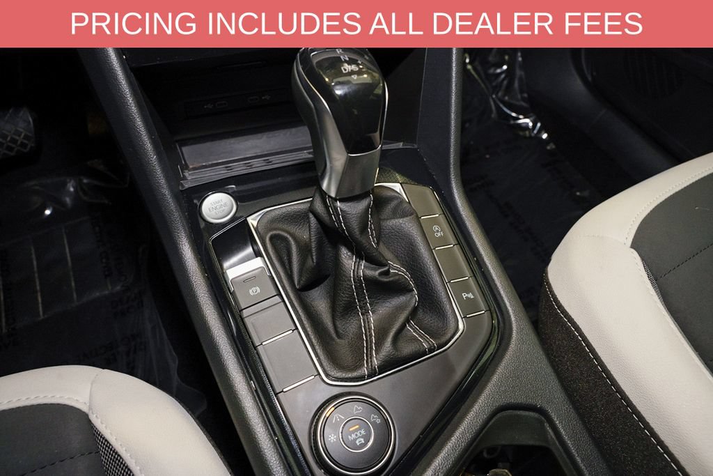 Used 2025 Volkswagen Taos SE AWD/4WD image 15