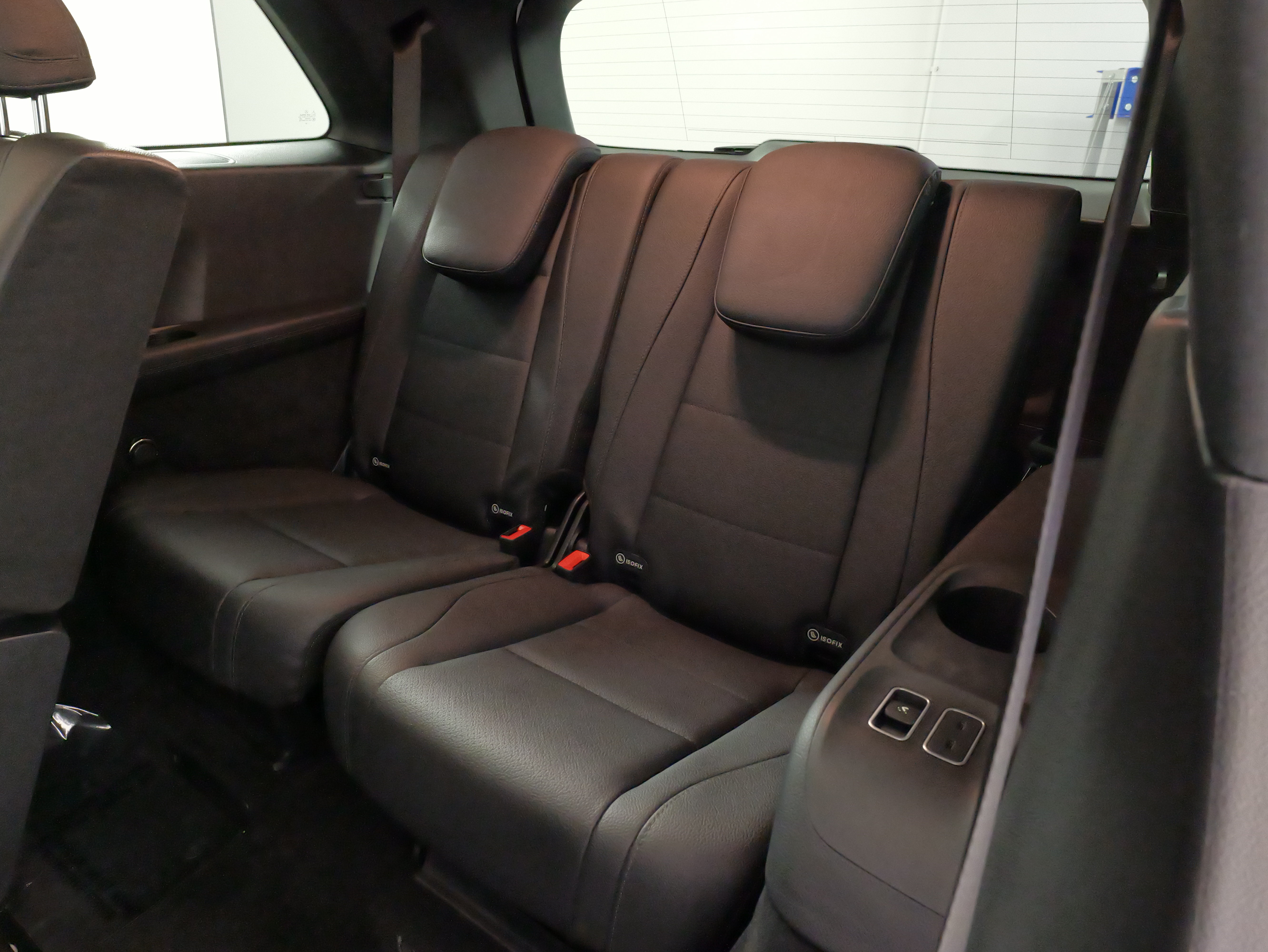 Used 2022 Mercedes-Benz GLS 450 4MATIC image 42