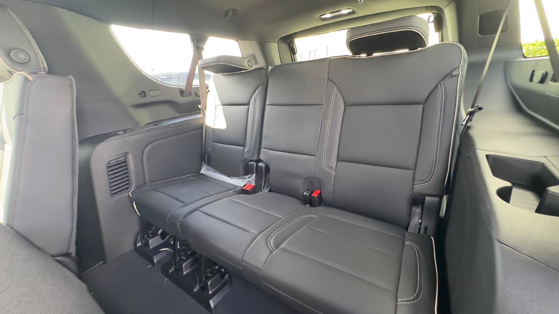 New 2026 GMC Yukon XL Elevation AWD/4WD image 6