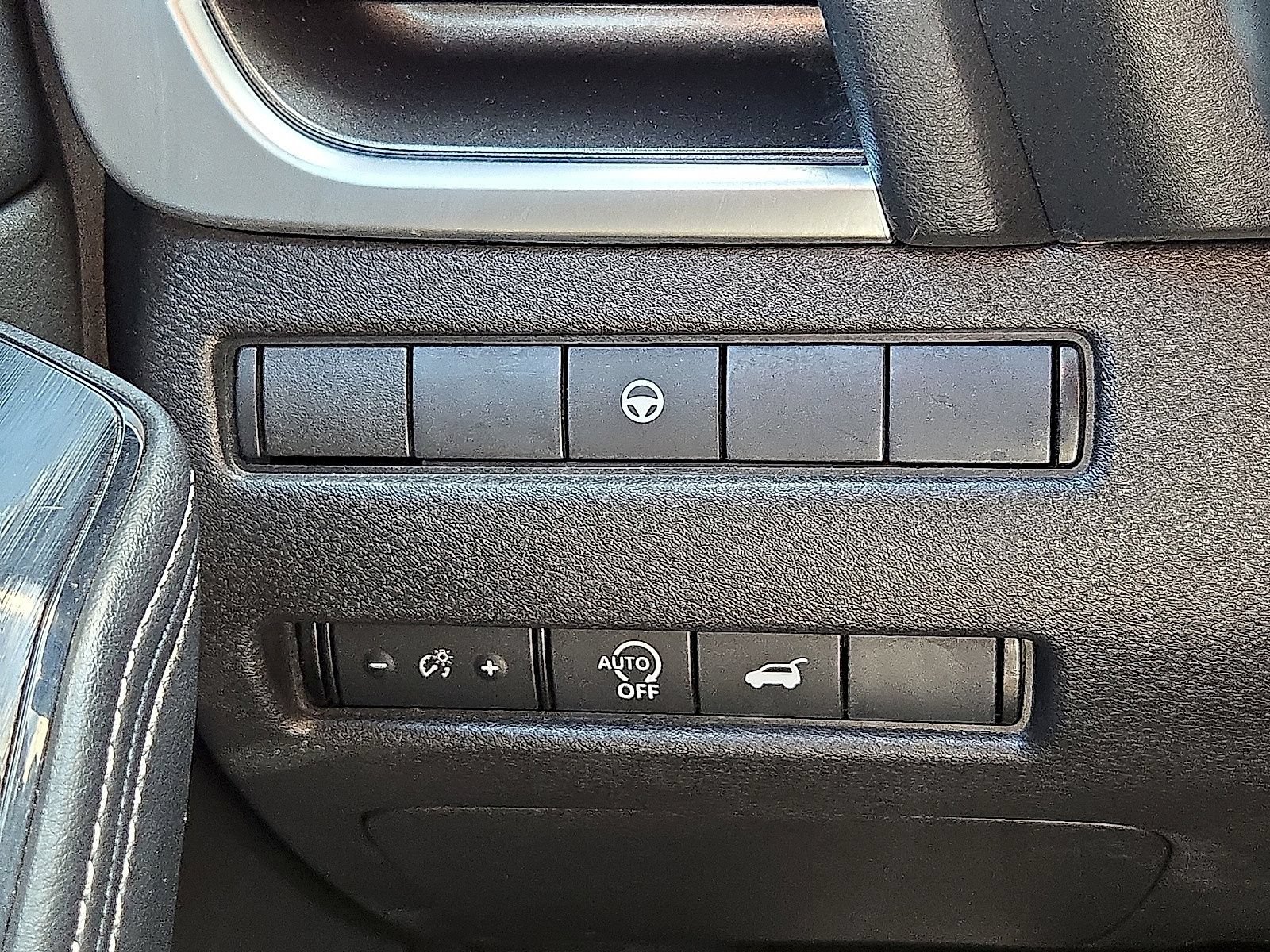 Used 2025 Nissan Rogue SV AWD/4WD image 25
