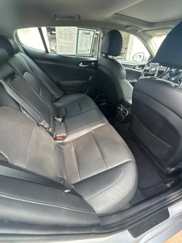 Used 2018 Kia Stinger Premium RWD image 22