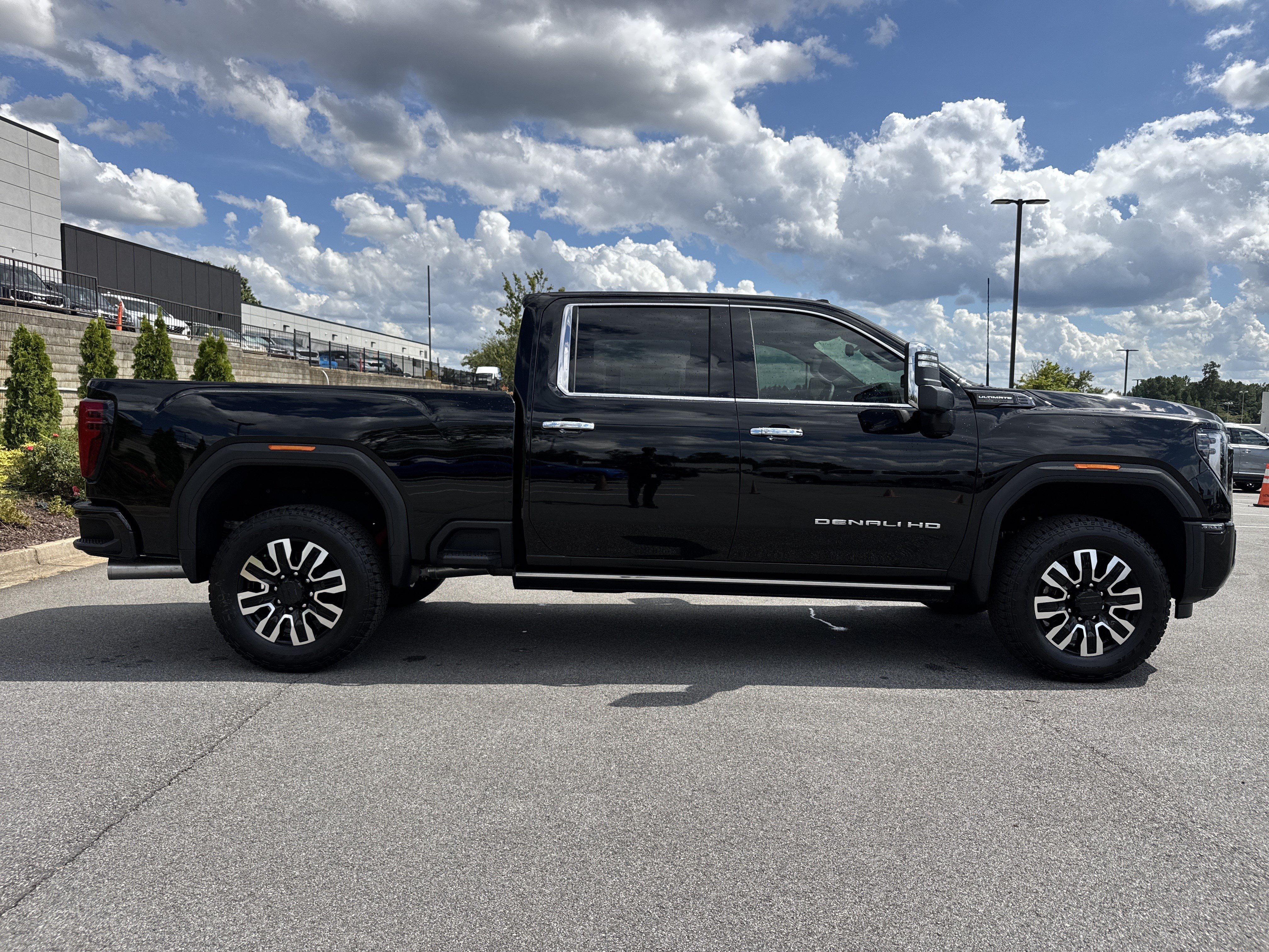 New 2026 GMC Sierra 2500 Denali Ultimate AWD/4WD image 11