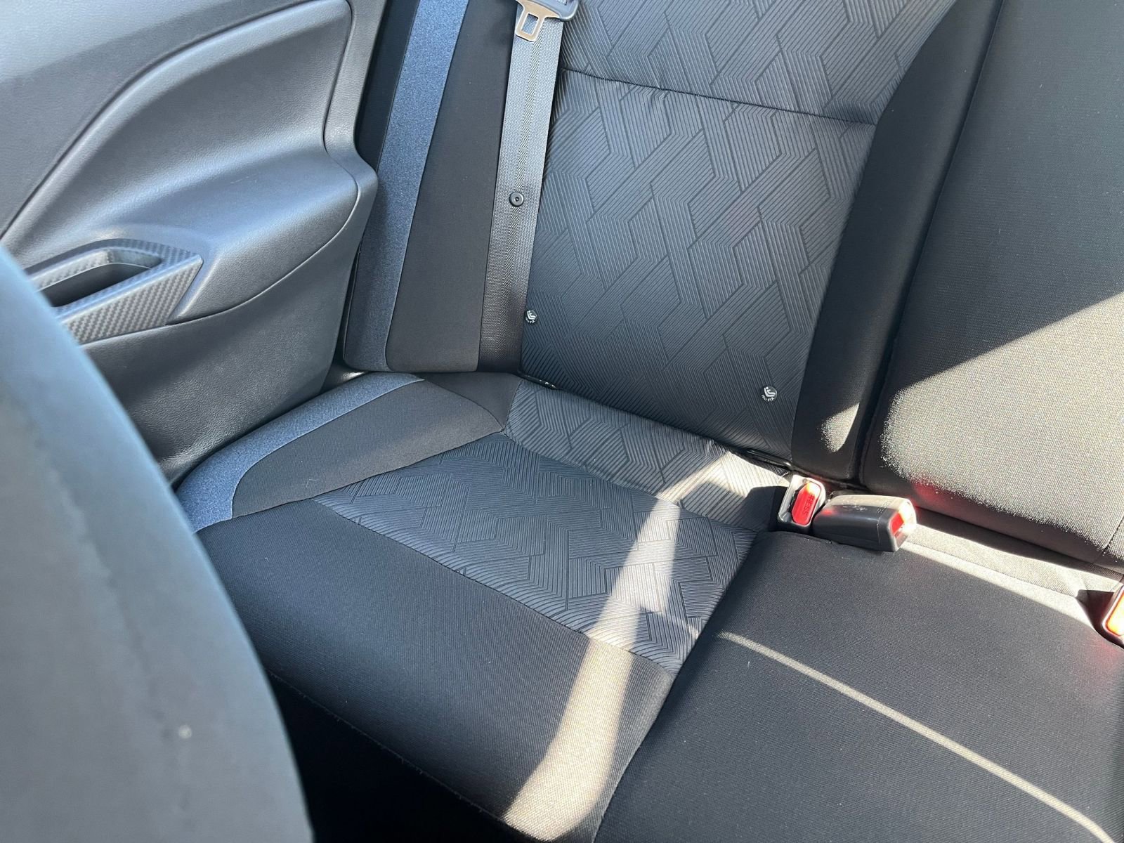 Used 2025 Nissan Versa SV FWD image 39