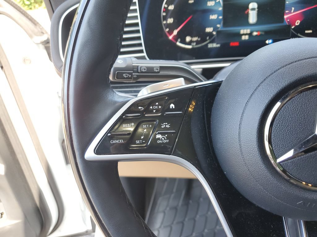 Used 2025 Mercedes-Benz GLS 580 4MATIC image 28