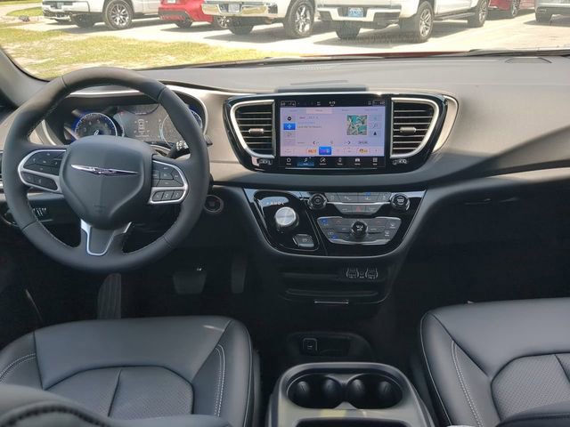 New 2025 Chrysler Voyager LX image 14