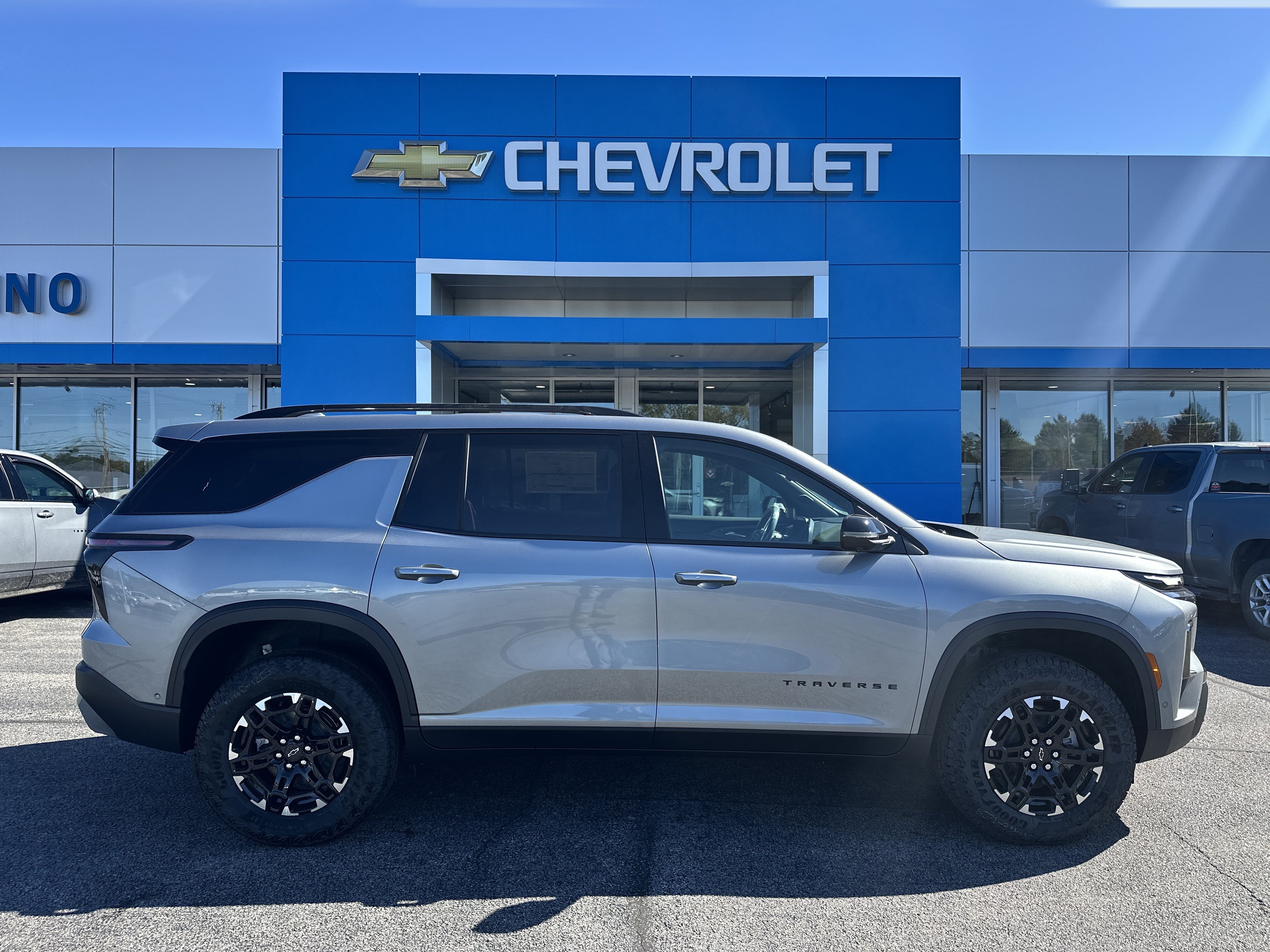 New 2027 Chevrolet Traverse Z71 w/ Enhanced Driving Package AWD/4WD image 1