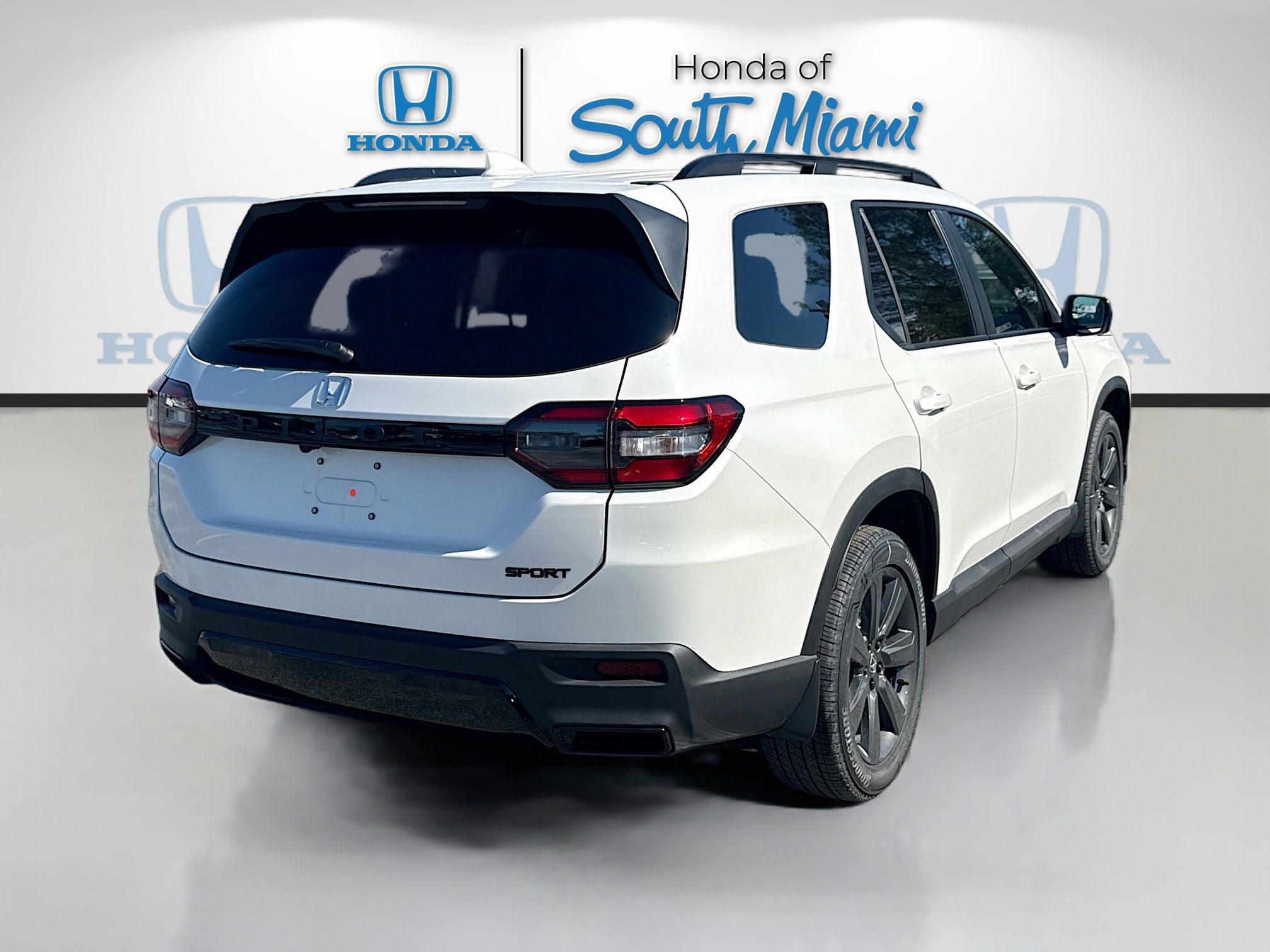 New 2026 Honda Pilot Sport image 7