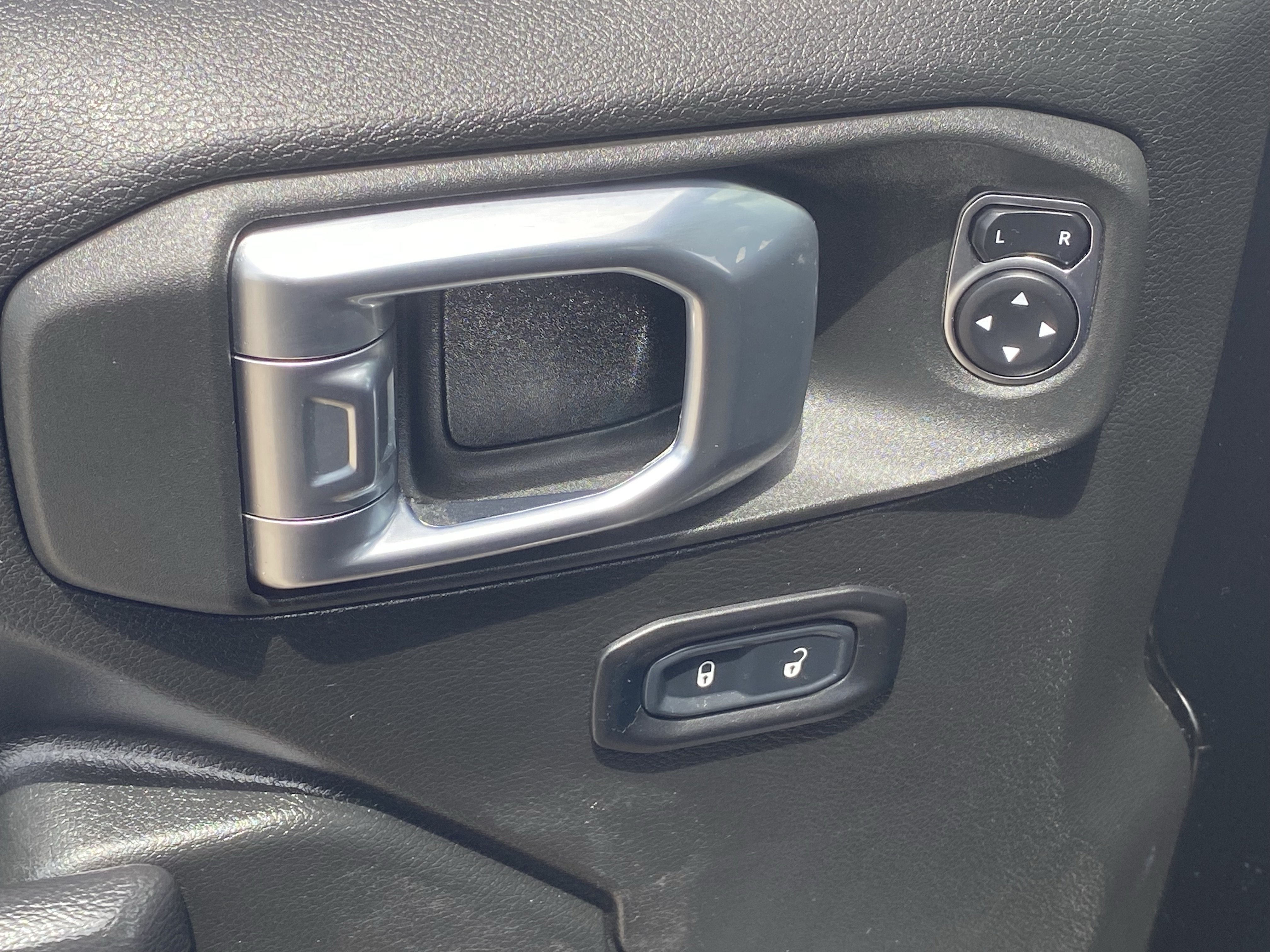 Used 2022 Jeep Wrangler Unlimited Sport AWD/4WD image 20