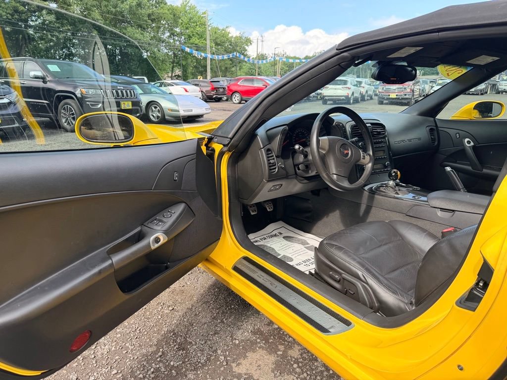 Used 2011 Chevrolet Corvette Grand Sport RWD image 18