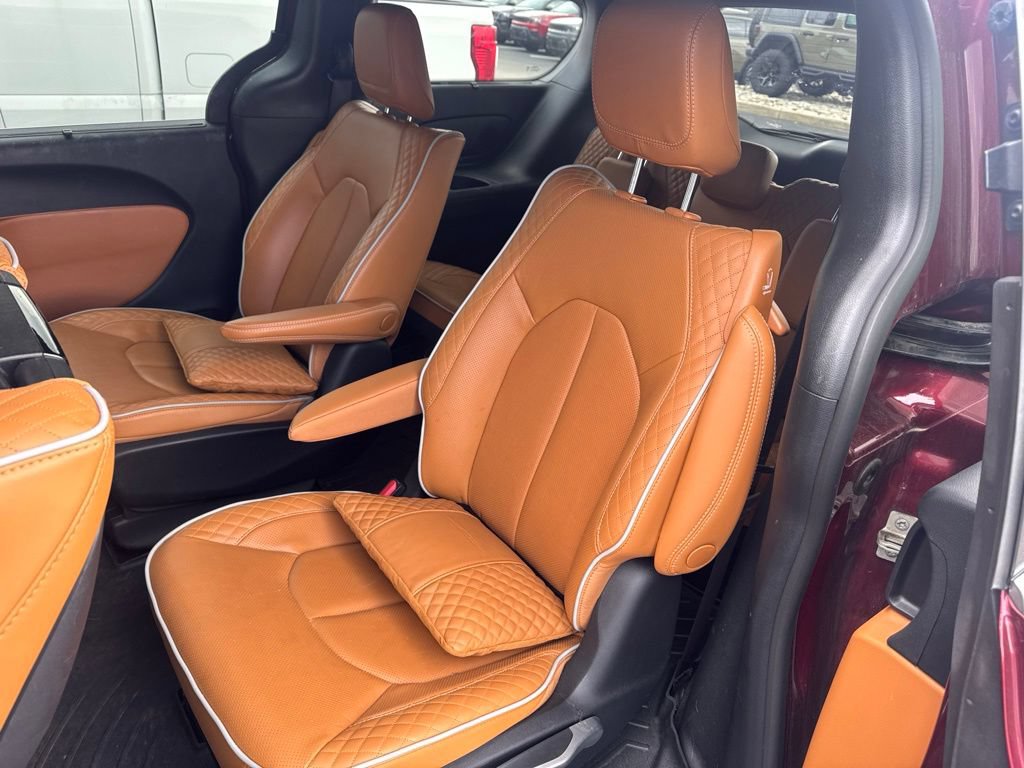 Used 2023 Chrysler Pacifica Pinnacle FWD image 6