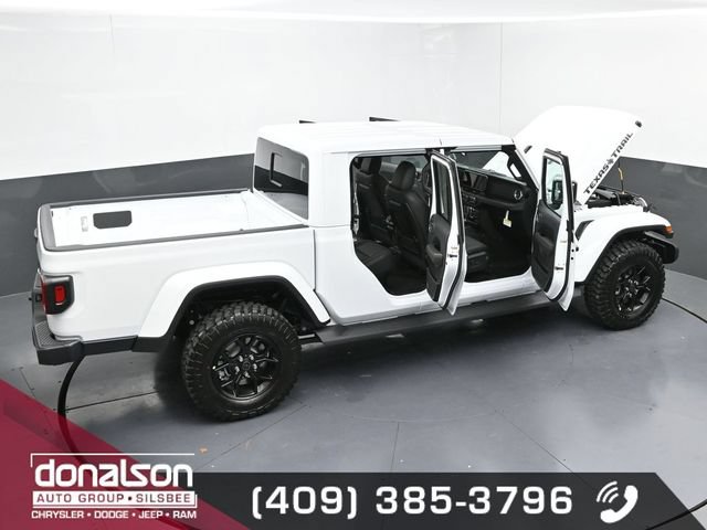 Used 2025 Jeep Gladiator Sport AWD/4WD image 25
