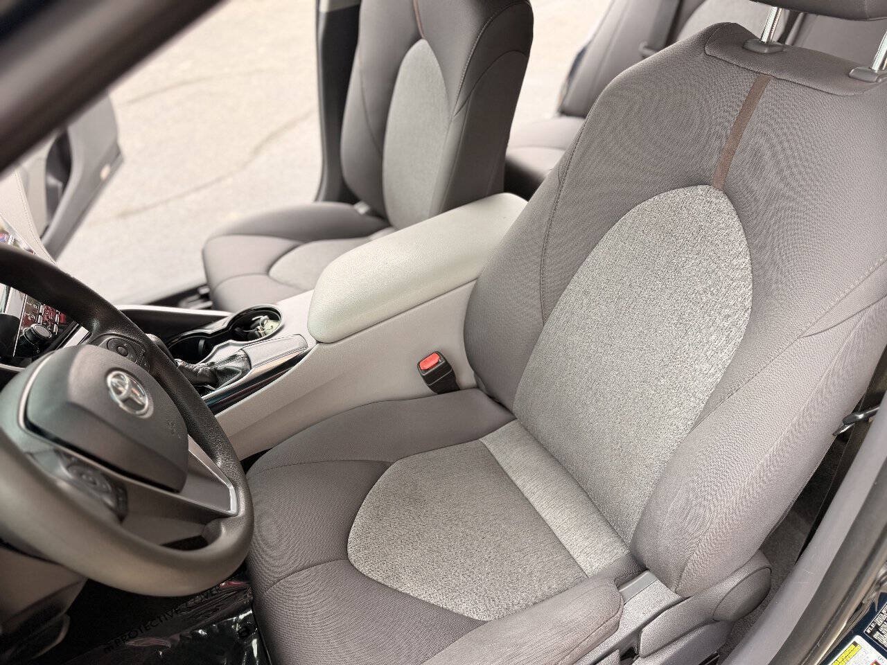 Used 2018 Toyota Camry FWD image 10