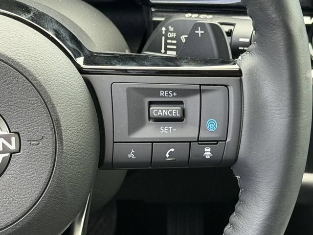 Used 2024 Nissan Pathfinder SL FWD image 15
