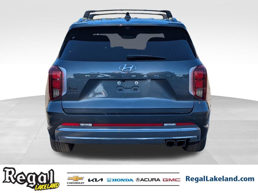Used 2023 Hyundai Palisade Calligraphy image 4