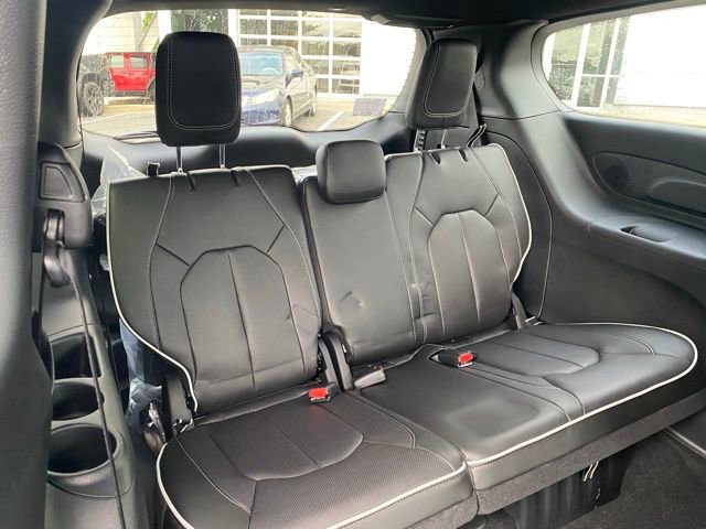 New 2026 Chrysler Pacifica Limited w/ S Appearance Package image 34