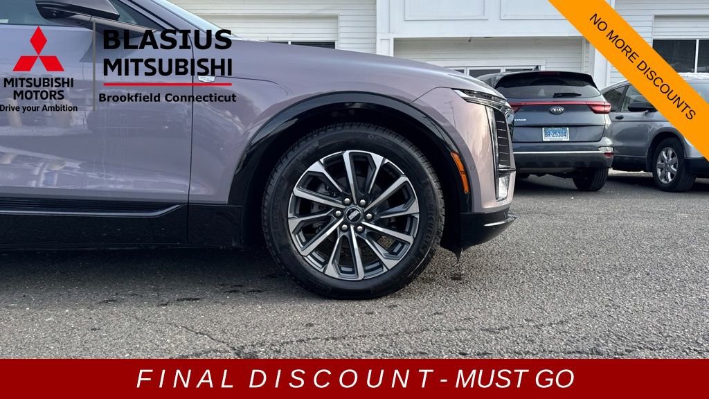 Used 2024 Cadillac Lyriq Sport image 7