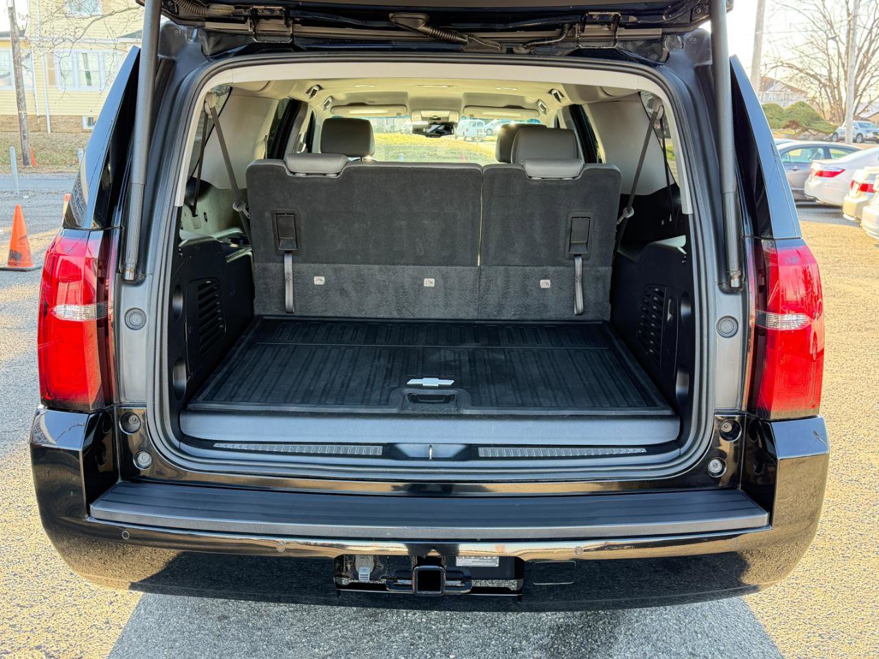 Used 2020 Chevrolet Suburban LT image 35