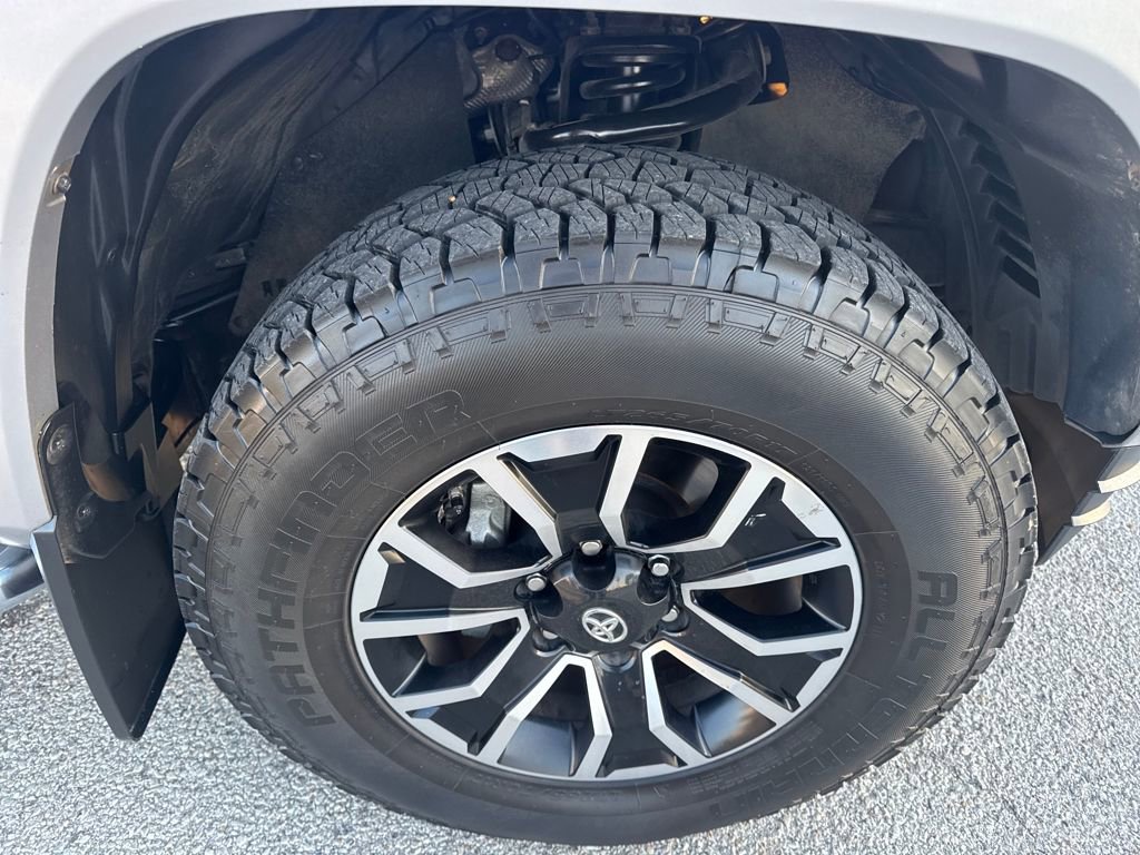 Used 2020 Toyota Tacoma TRD Sport image 12