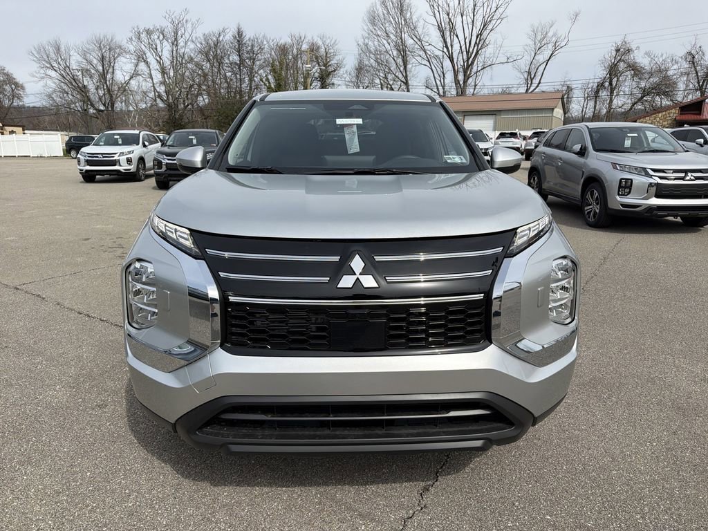 New 2026 Mitsubishi Outlander ES image 11