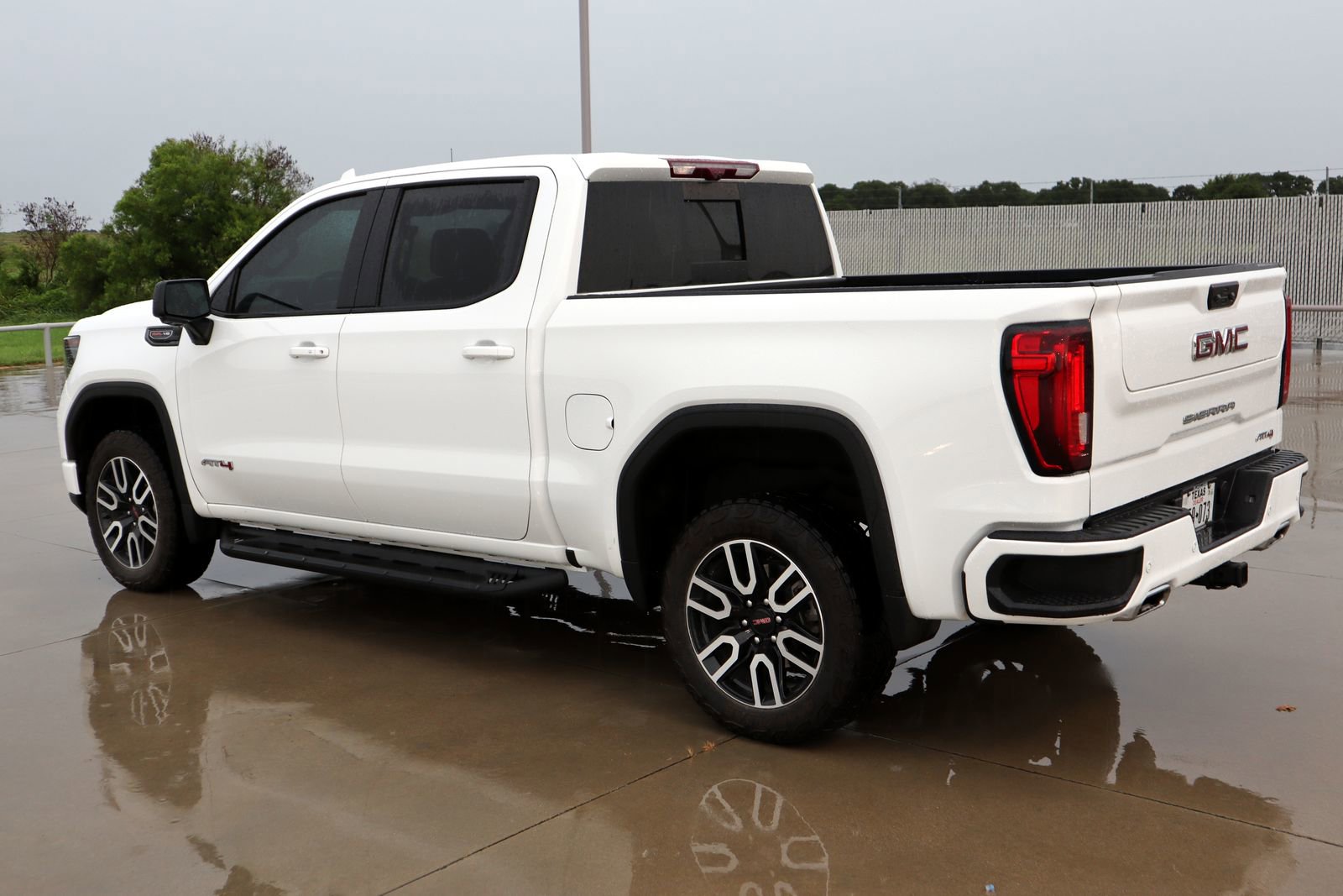 Used 2024 GMC Sierra 1500 AT4 w/ Technology Package image 12