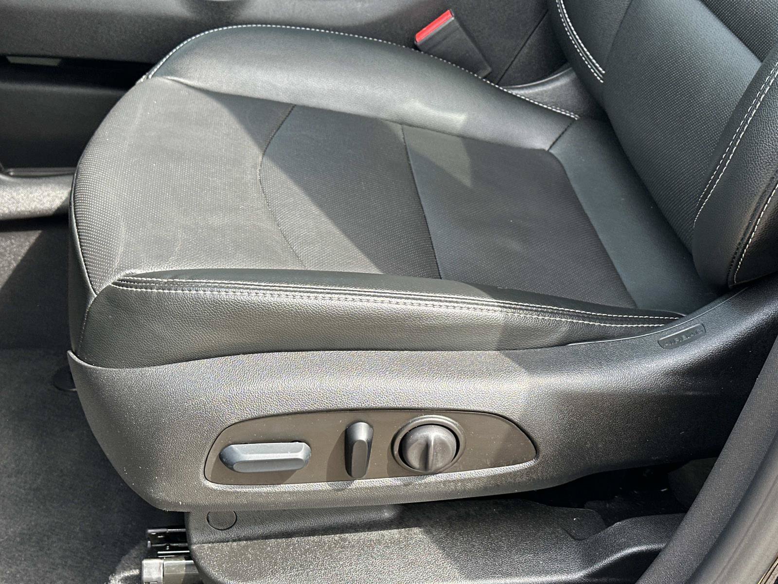 Certified 2023 GMC Terrain SLT AWD/4WD image 17