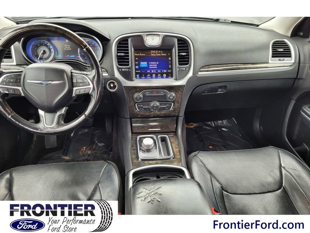 Used 2016 Chrysler 300 C RWD image 7