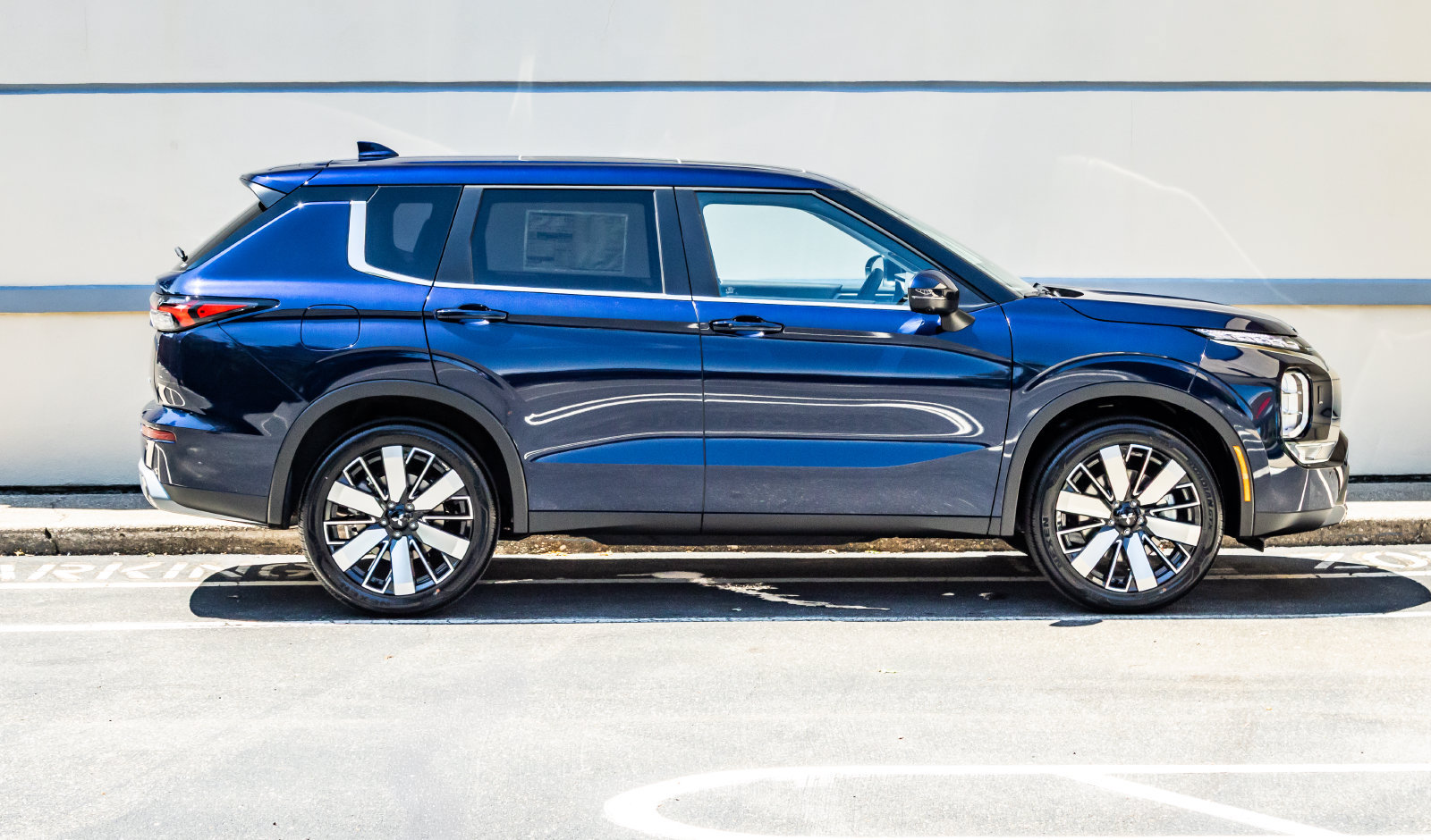 New 2026 Mitsubishi Outlander SE AWD/4WD image 9