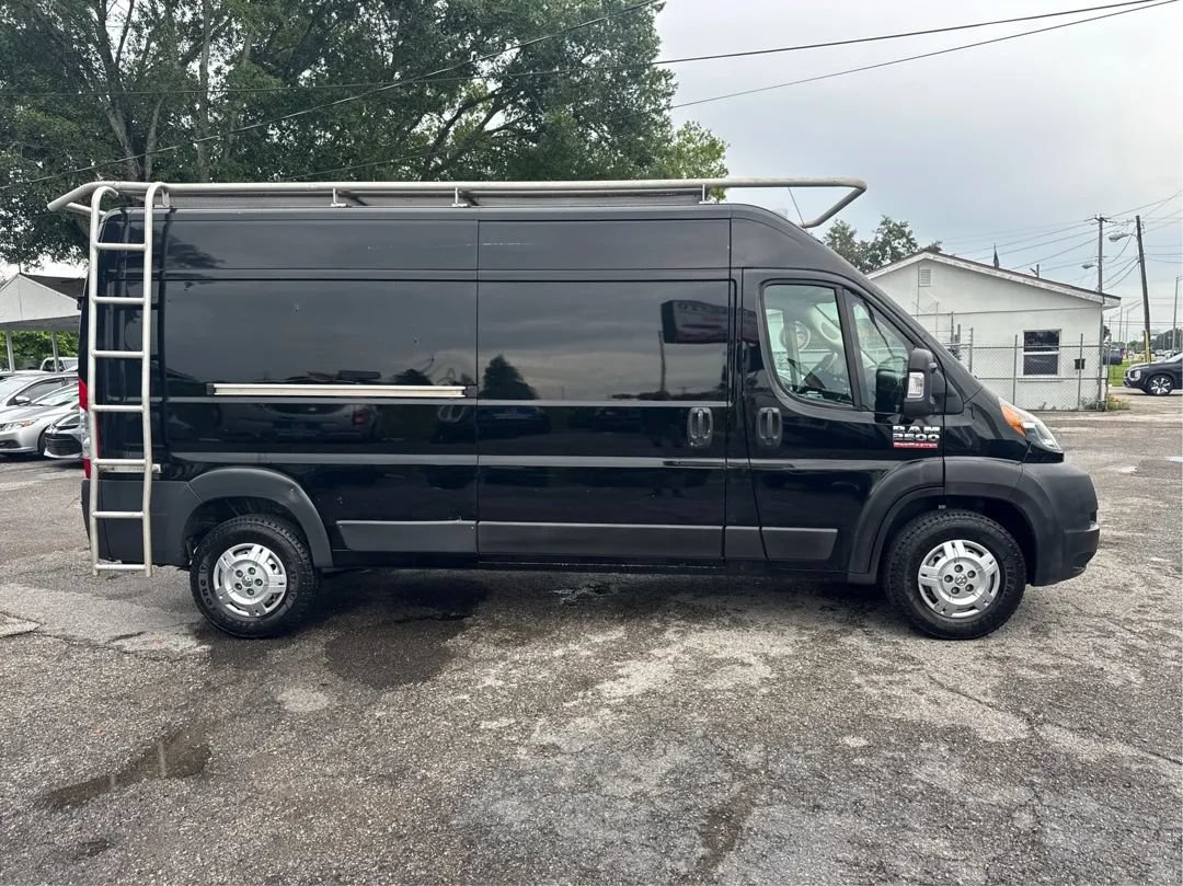 Used 2017 RAM ProMaster 2500 w/ Premium Appearance Group FWD image 4
