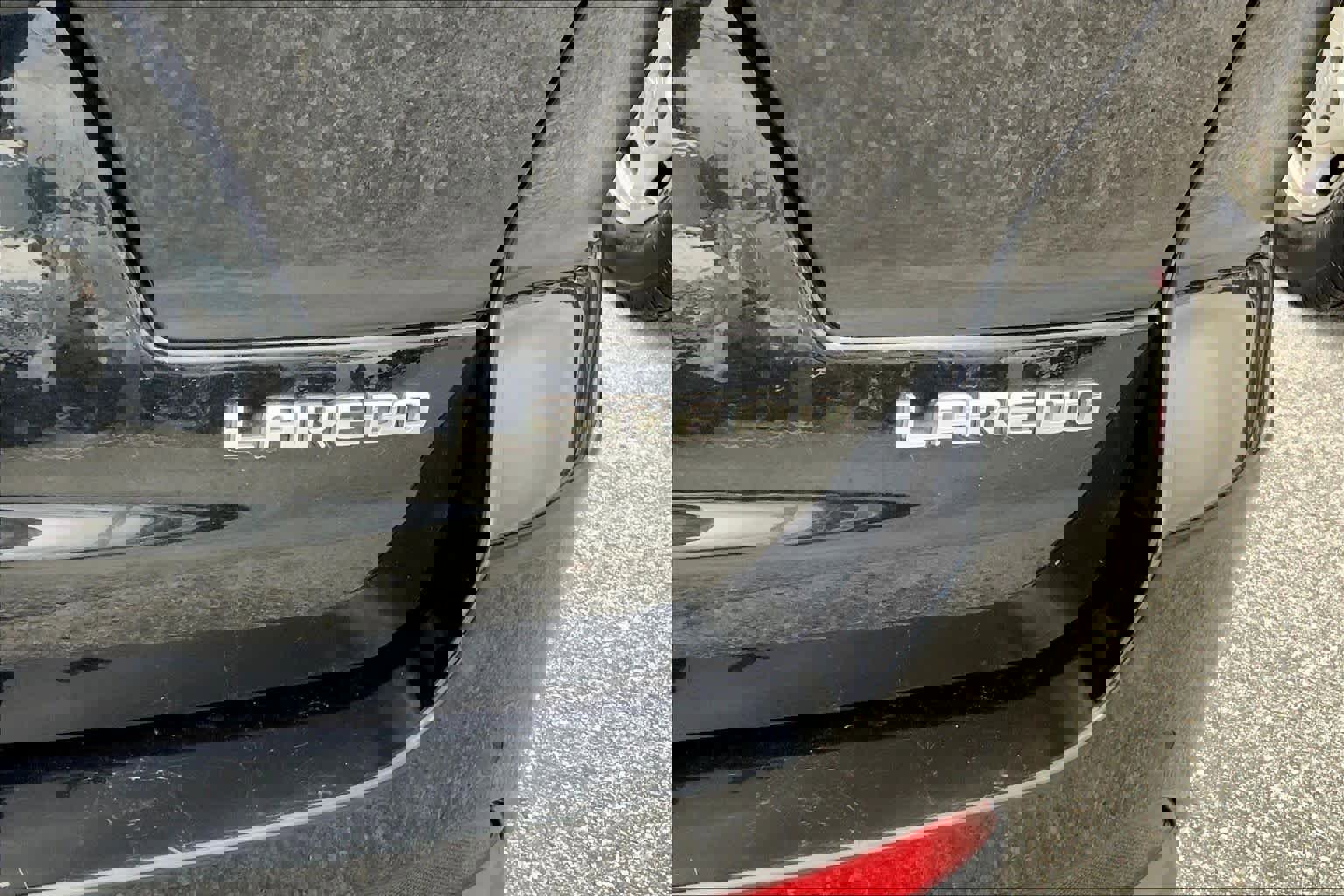 Used 2023 Jeep Grand Cherokee L Laredo image 8