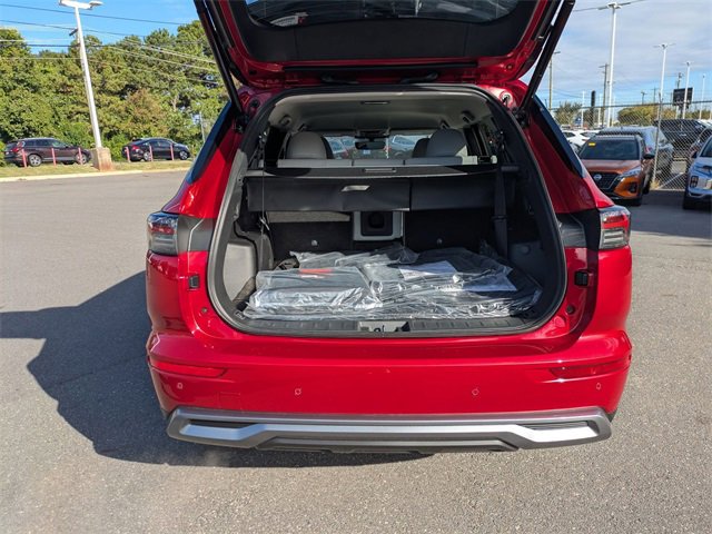 New 2025 Mitsubishi Outlander SE image 30