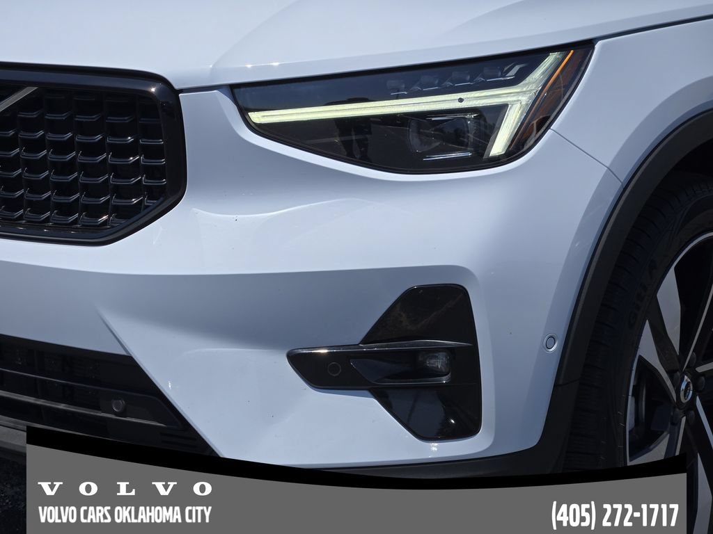 Certified 2024 Volvo XC40 B5 Ultimate w/ Protection Package Premier AWD/4WD image 8