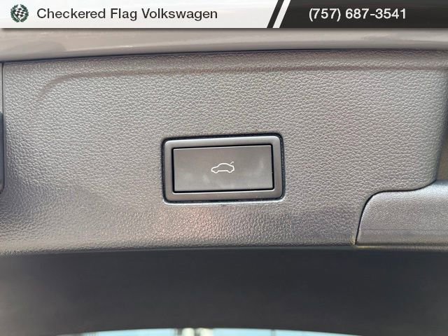 Used 2023 Volkswagen Atlas Cross Sport SE w/ Black Wheel Package image 33